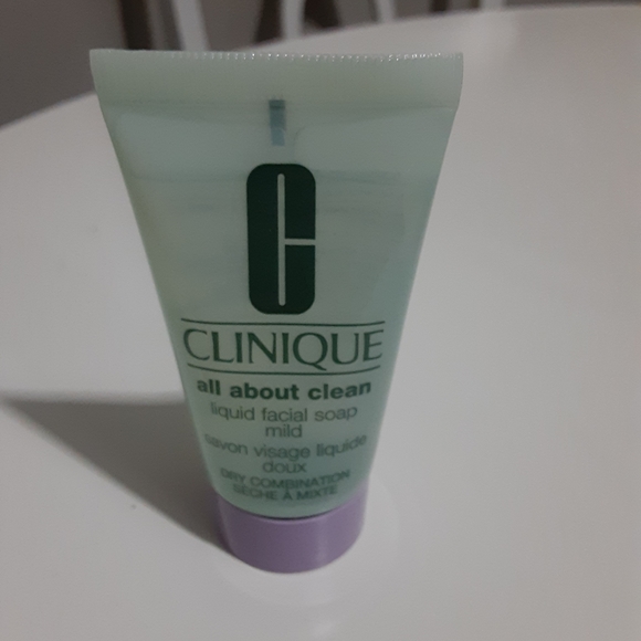 Clinique cosmetic with bag - Picture 6 of 10